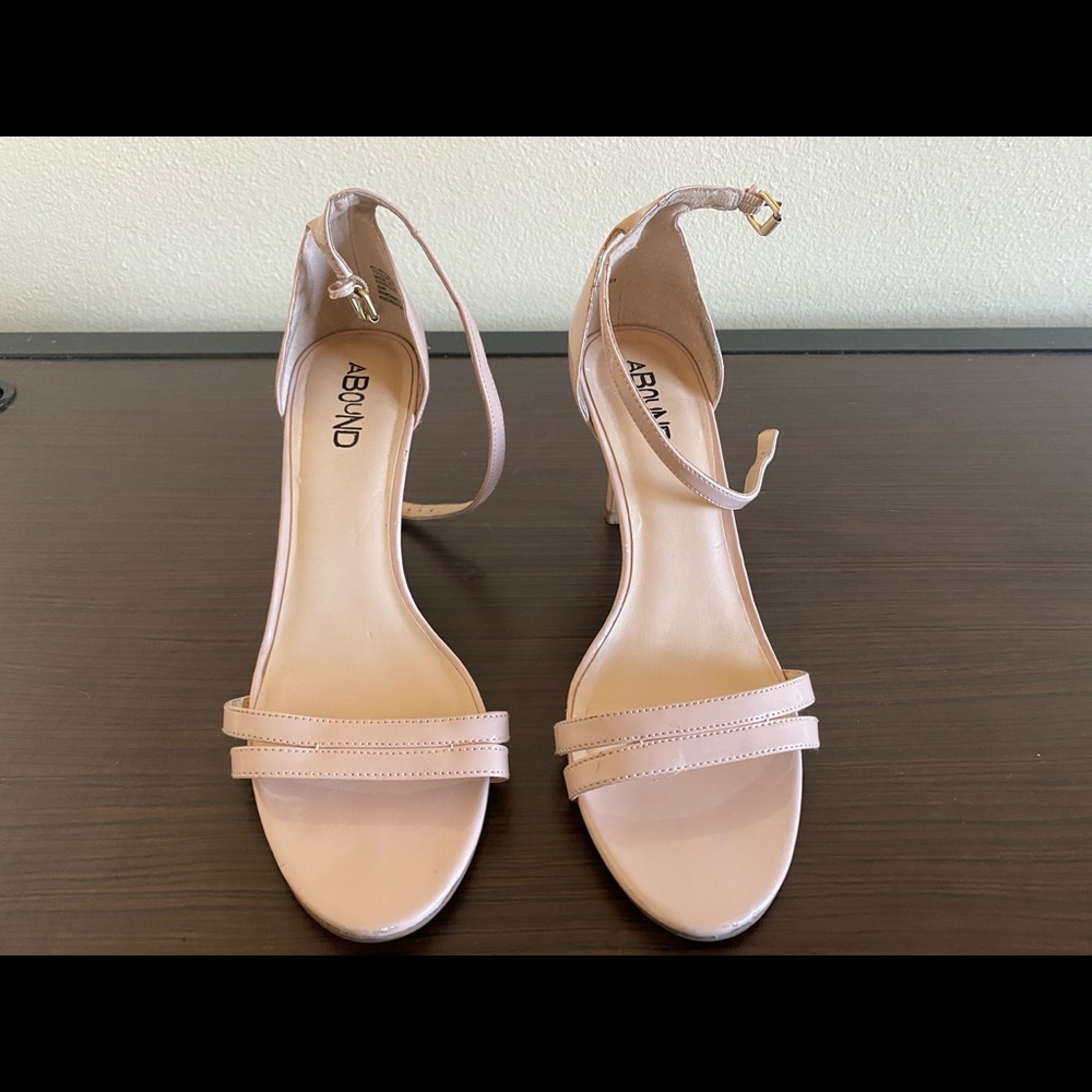 Pumps - Picture 2 of 4
